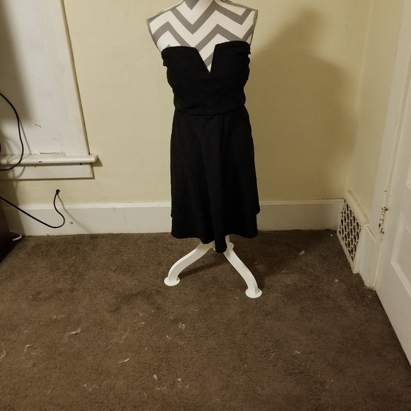 Black mini dress - Picture 1 of 2